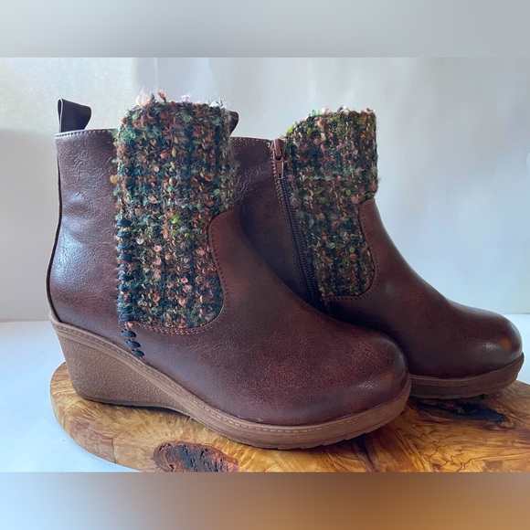 Muk Luks Shoes - Muk Luk Novah Wedge Heels